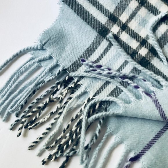 SCOTLAND CASHMERE Women's Long Fringed Scarf NWOT - Picture 2 of 4